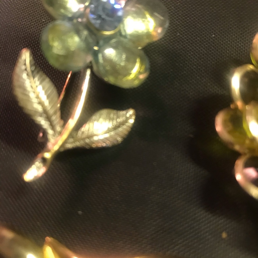 Brooches - Picture 3 of 3